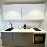 Bright & Cozy Studio - Central Location