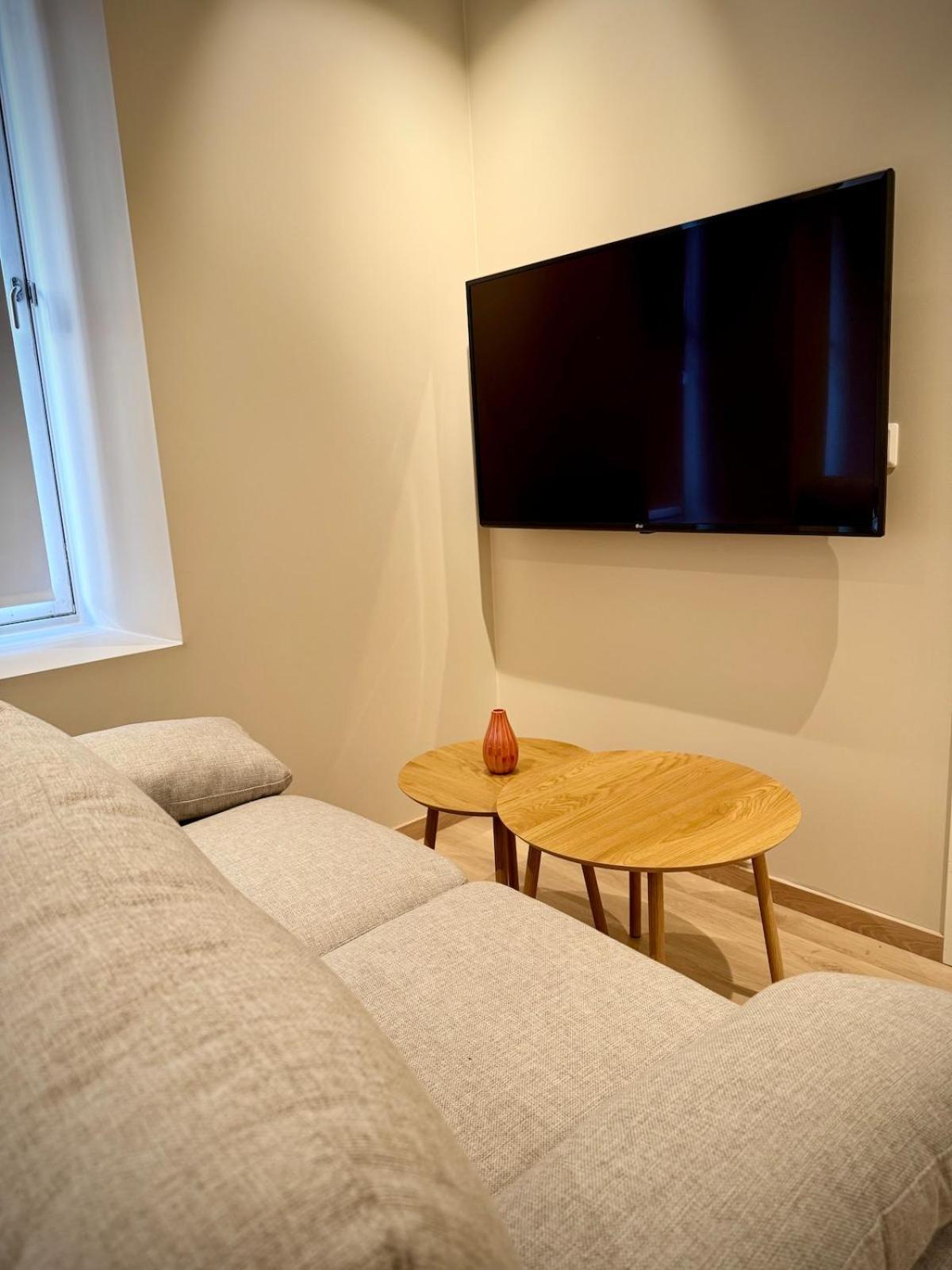 Bright & Cozy - Location *